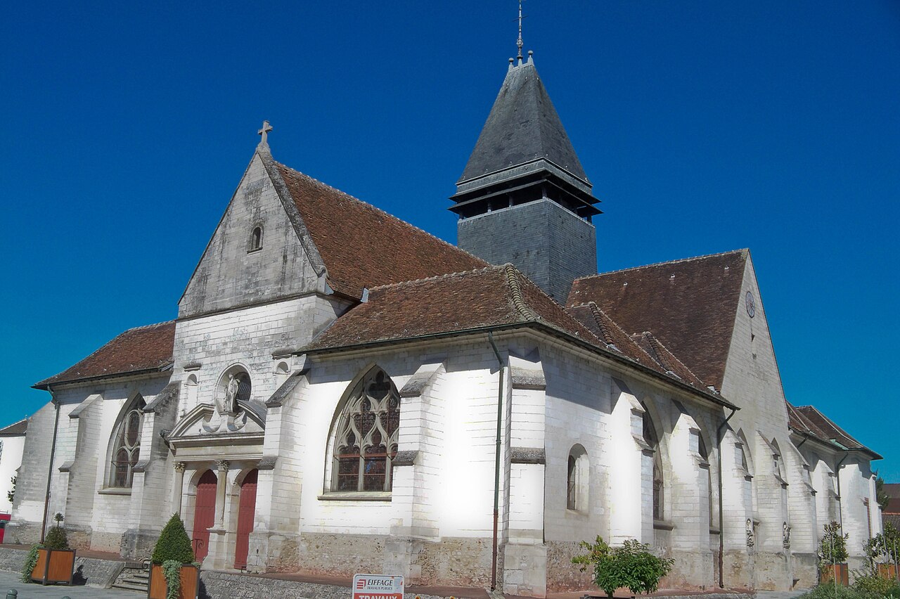 Église de Sainte-Savine vue depuis le jardin